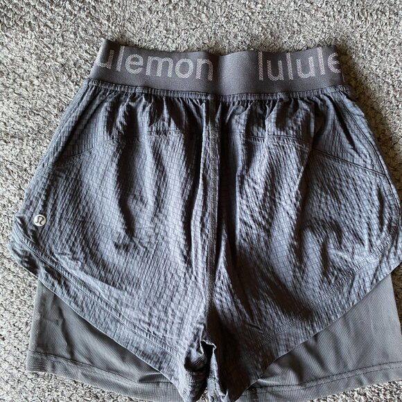Lululemon Logo Waistband High-Rise Training Short - Picture 2 of 3